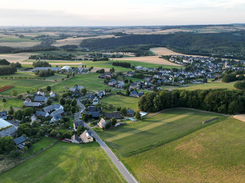 Blick auf Langenweißbach aus Richtung Schneeberg